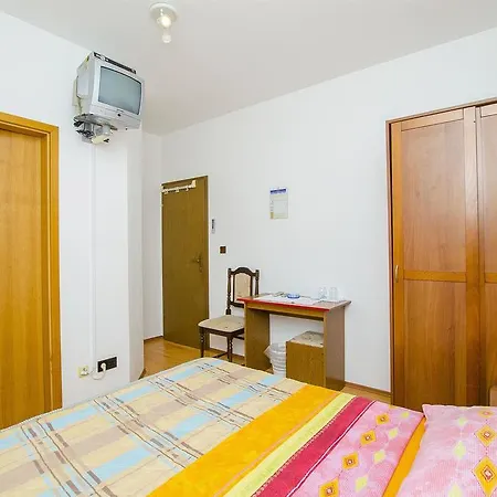 Apartments And Rooms Iva Trogir Extérieur photo