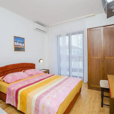 Apartments And Rooms Iva Trogir Extérieur photo