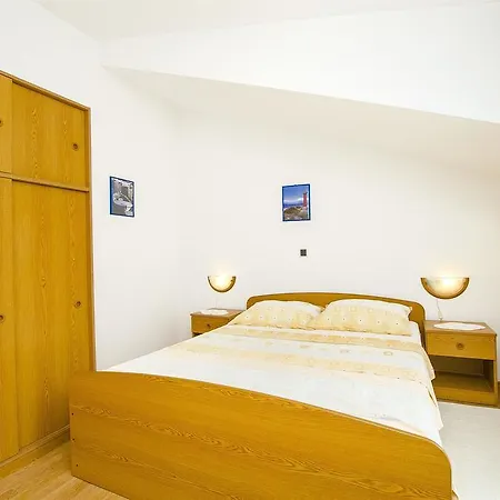 Apartments And Rooms Iva Trogir Extérieur photo