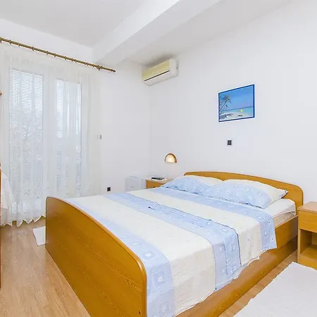Apartments And Rooms Iva Trogir Extérieur photo