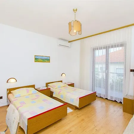 Apartments And Rooms Iva Trogir Extérieur photo
