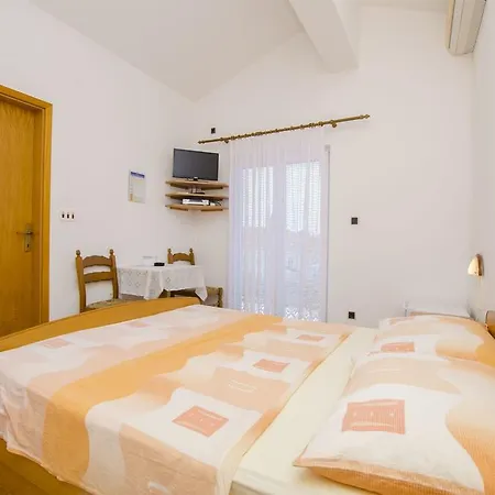 Apartments And Rooms Iva Trogir Extérieur photo