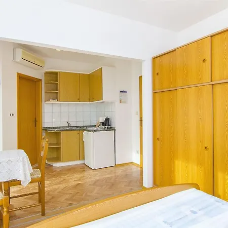 Apartments And Rooms Iva Trogir Extérieur photo
