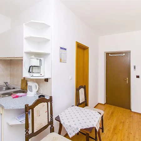 Apartments And Rooms Iva Trogir Extérieur photo