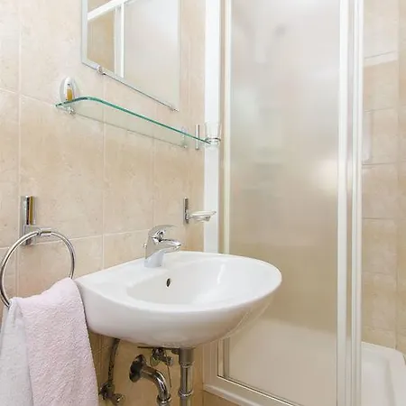 Apartments And Rooms Iva Trogir Extérieur photo