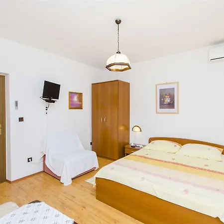 Apartments And Rooms Iva Trogir Extérieur photo