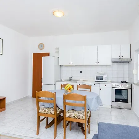 Apartments And Rooms Iva Trogir Extérieur photo