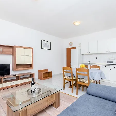 Apartments And Rooms Iva Trogir Extérieur photo