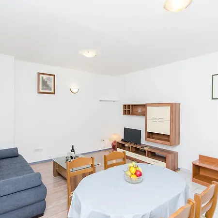 Apartments And Rooms Iva Trogir Extérieur photo