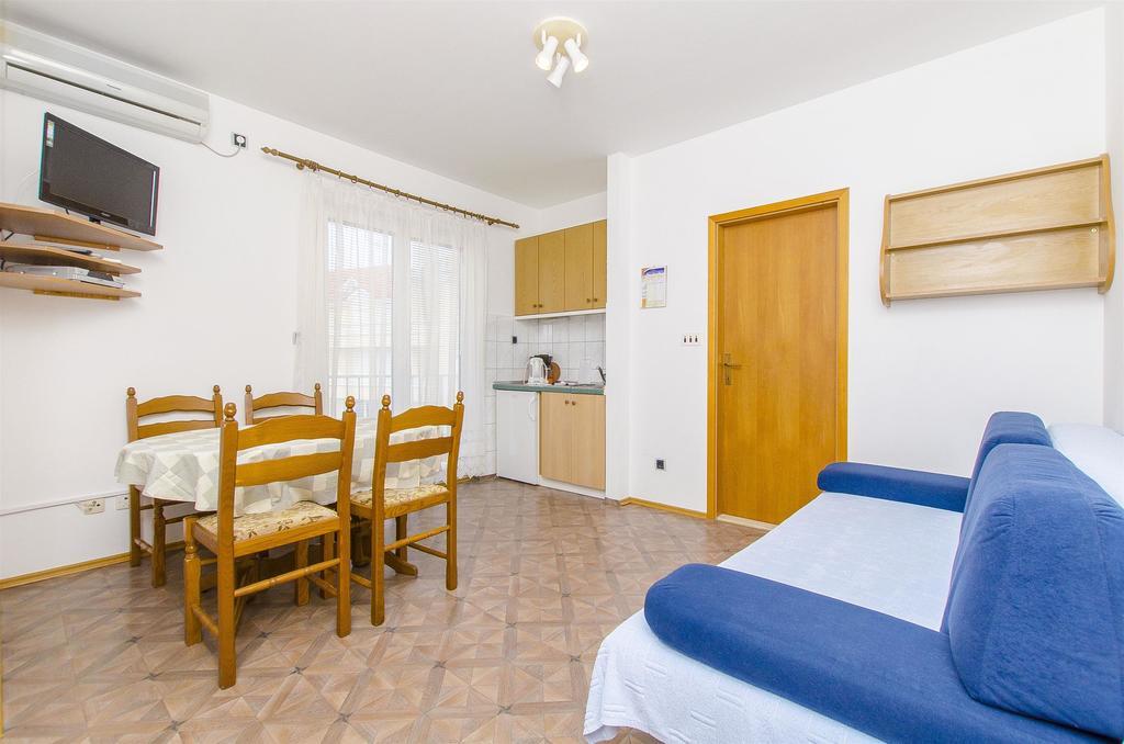 And Iva Apartment