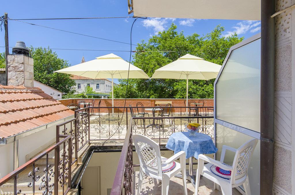 And Iva Apartment