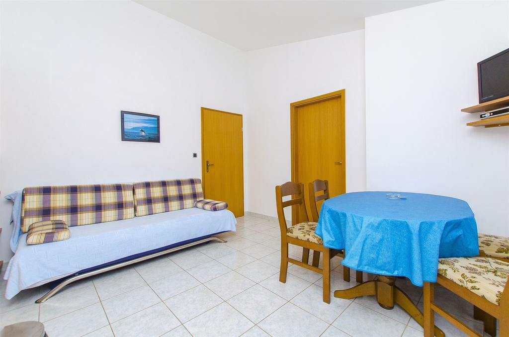 And Iva Apartment