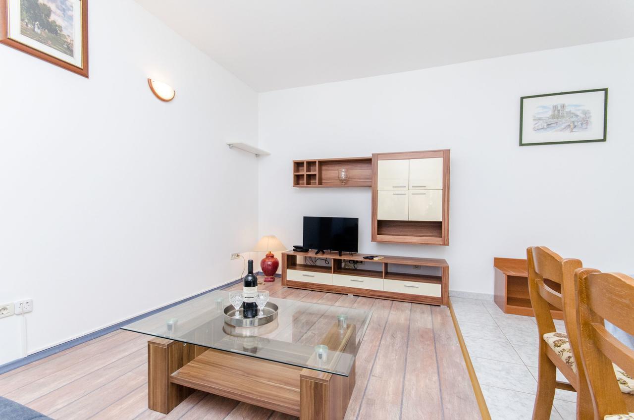 Appartement And Iva *